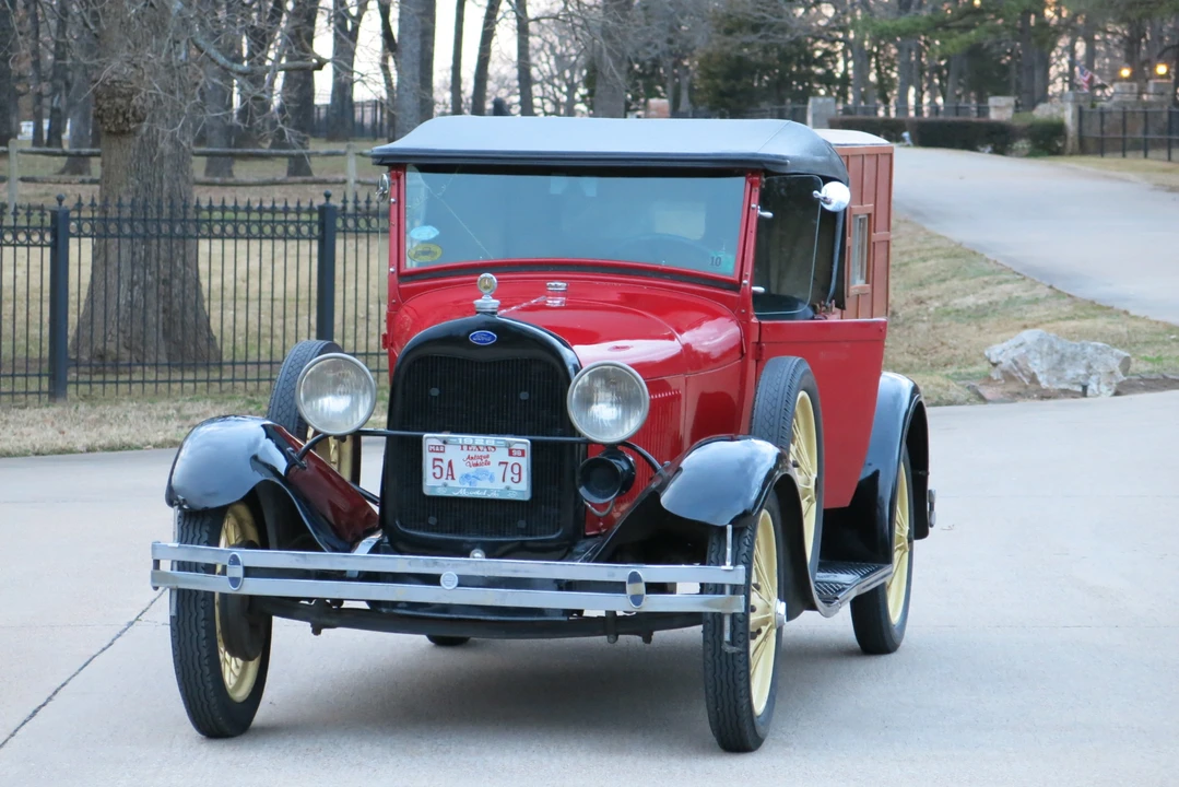 1928 Ford Model A Pickup & Model AA - Image 4 of 31