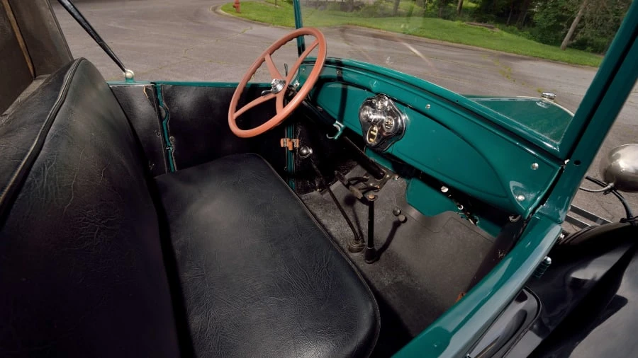 1928 Ford Model A Pickup & Model AA - Image 5 of 12