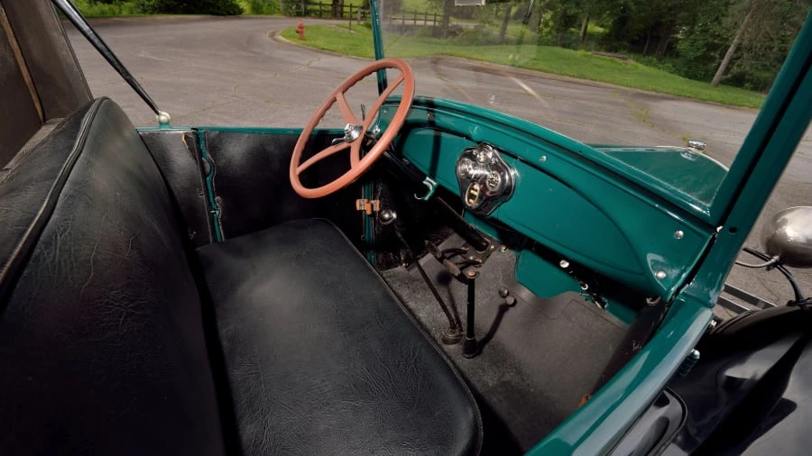 1928 Ford Model A Pickup & Model AA - Image 8 of 15