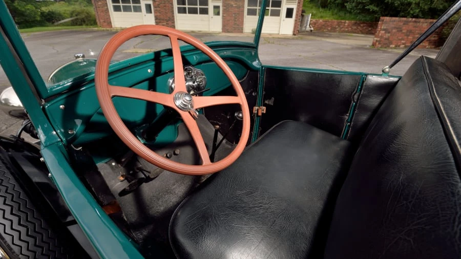 1928 Ford Model A Pickup & Model AA - Image 4 of 15