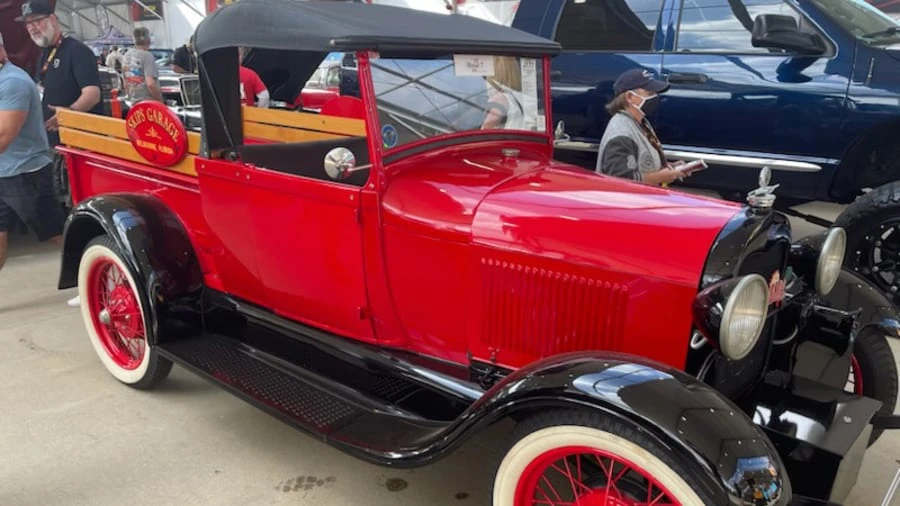 1928 Ford Model A Pickup & Model AA - Image 5 of 9