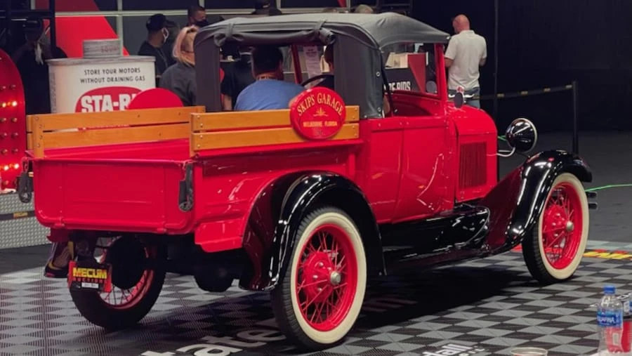1928 Ford Model A Pickup & Model AA - Image 6 of 9