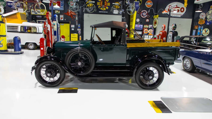 1928 Ford Model A Pickup & Model AA - Image 2 of 16