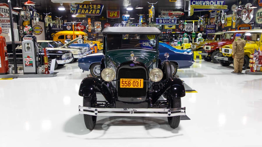 1928 Ford Model A Pickup & Model AA - Image 9 of 16