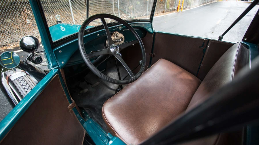 1928 Ford Model A Pickup & Model AA - Image 4 of 12