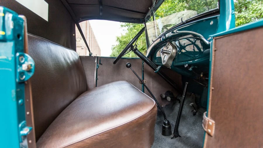 1928 Ford Model A Pickup & Model AA - Image 5 of 12