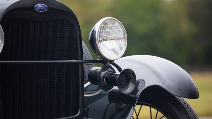 1928 Ford Model A Pickup & Model AA - Image 9 of 12