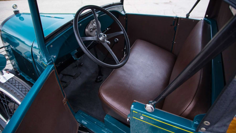 1928 Ford Model A Pickup & Model AA - Image 4 of 12