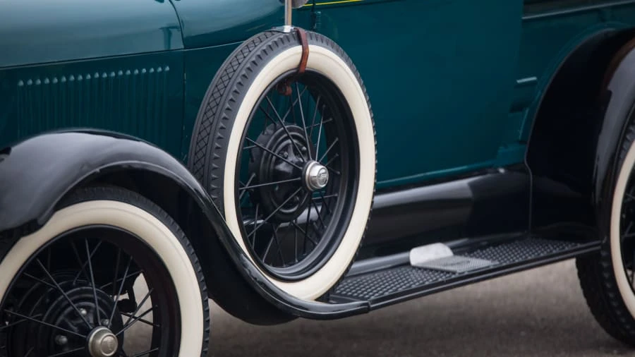 1928 Ford Model A Pickup & Model AA - Image 11 of 12