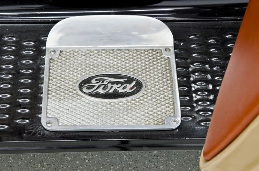 1928 Ford Model A Pickup & Model AA - Image 7 of 10