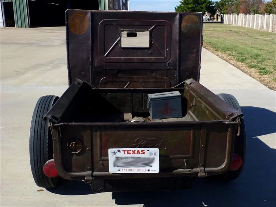 1928 Ford Model A Pickup & Model AA - Image 4 of 12