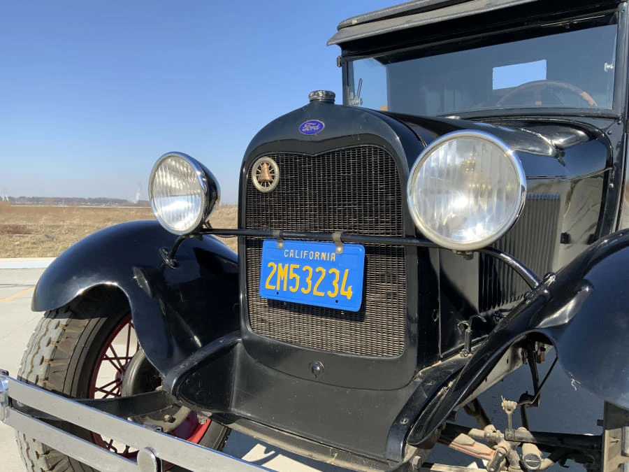 1928 Ford Model A Pickup & Model AA - Image 4 of 12
