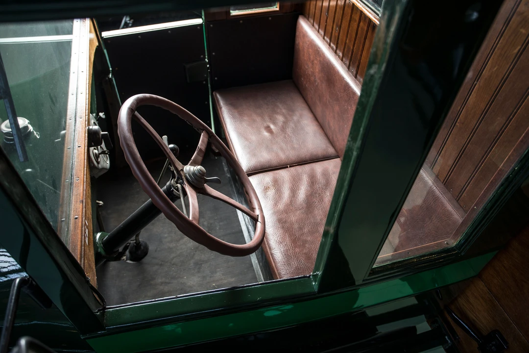 1928 Ford Model A Pickup & Model AA - Image 3 of 3