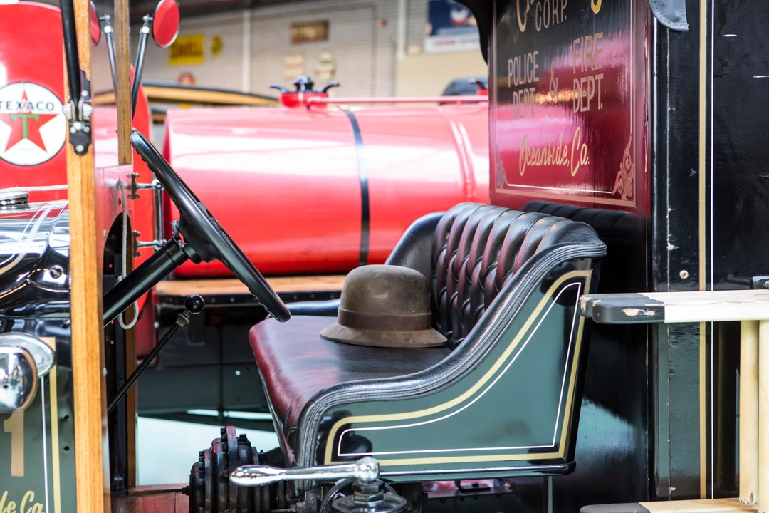 1928 Ford Model A Pickup & Model AA - Image 3 of 7