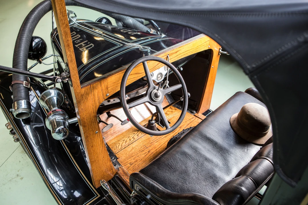 1928 Ford Model A Pickup & Model AA - Image 7 of 7