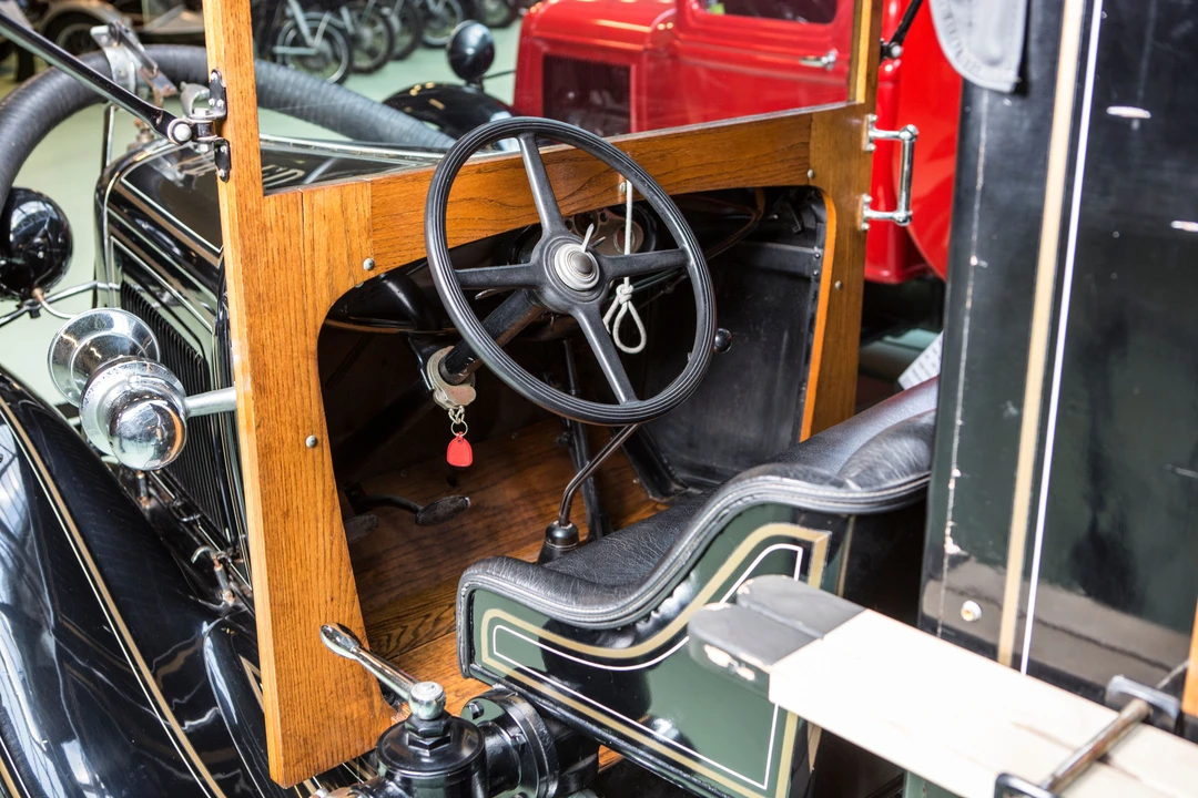 1928 Ford Model A Pickup & Model AA - Image 6 of 7