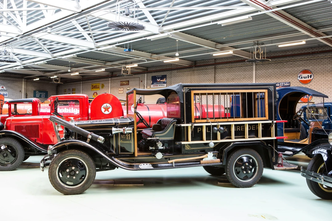1928 Ford Model A Pickup & Model AA - Image 4 of 7