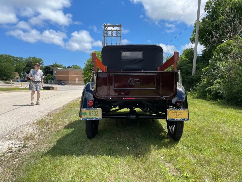 1928 Ford Model A Pickup & Model AA - Image 7 of 8