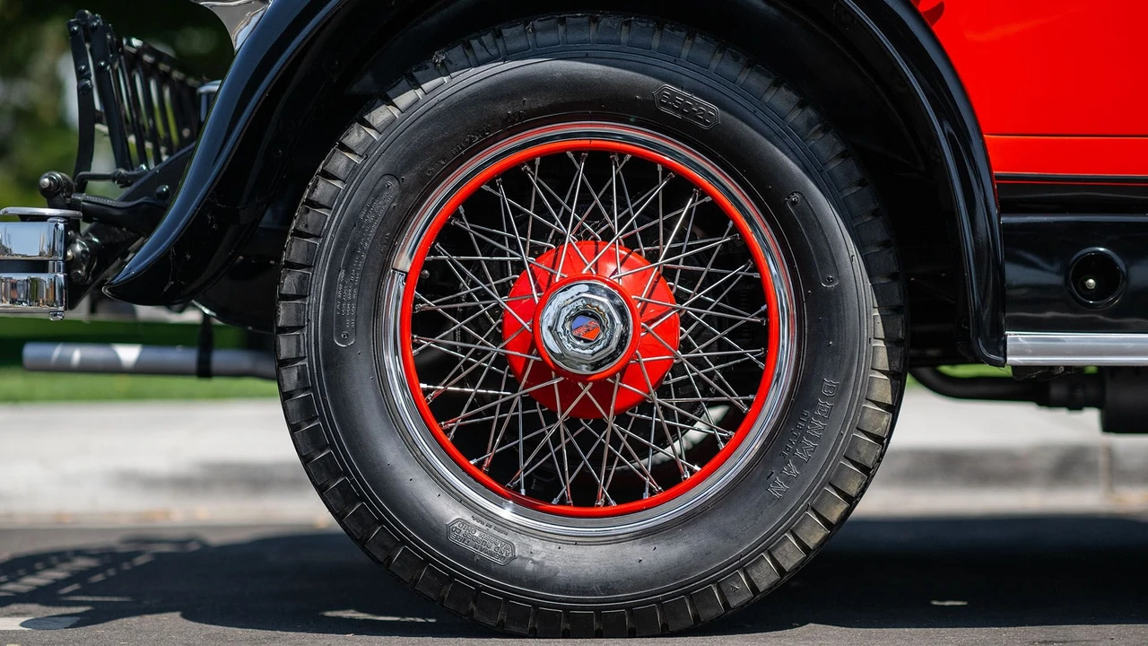 1928 LaSalle - Image 30 of 31