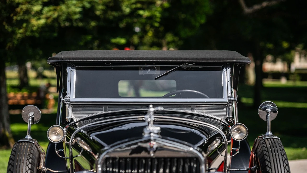 1928 LaSalle - Image 14 of 31