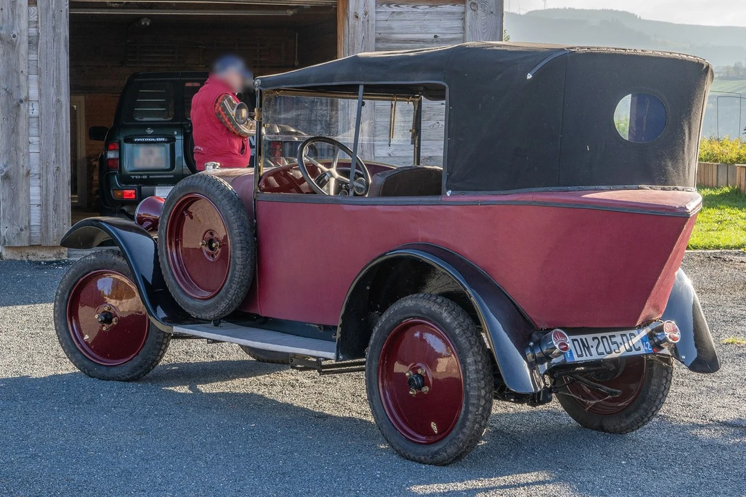 1928 Peugeot - Image 7 of 30
