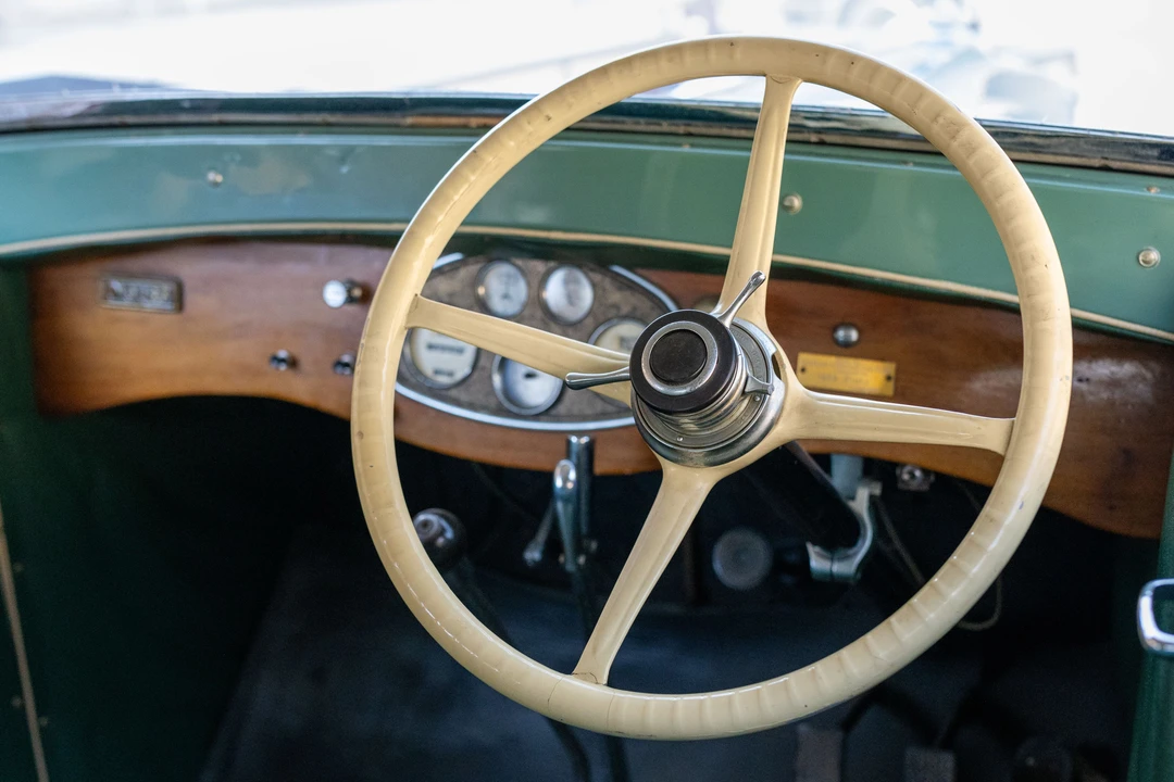 1928 Stutz Vertical Eight - Image 2 of 30