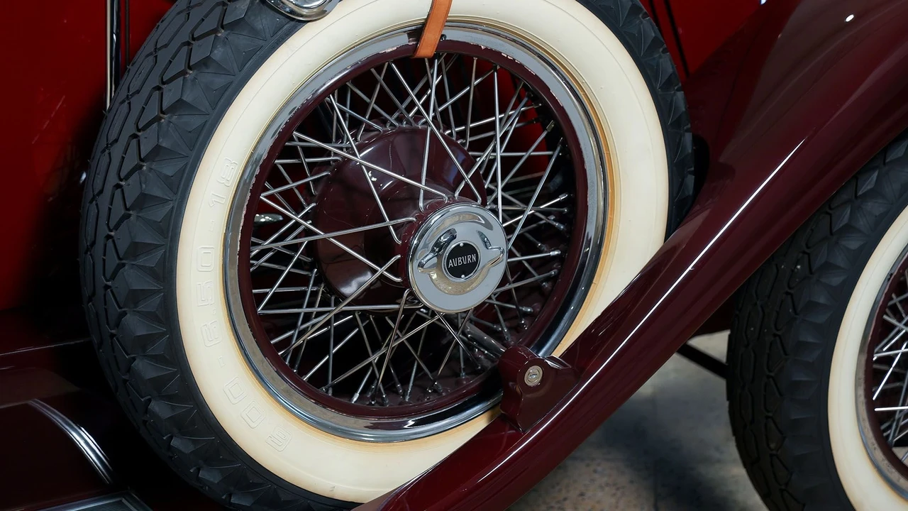 1929 Auburn Speedster - Image 15 of 31