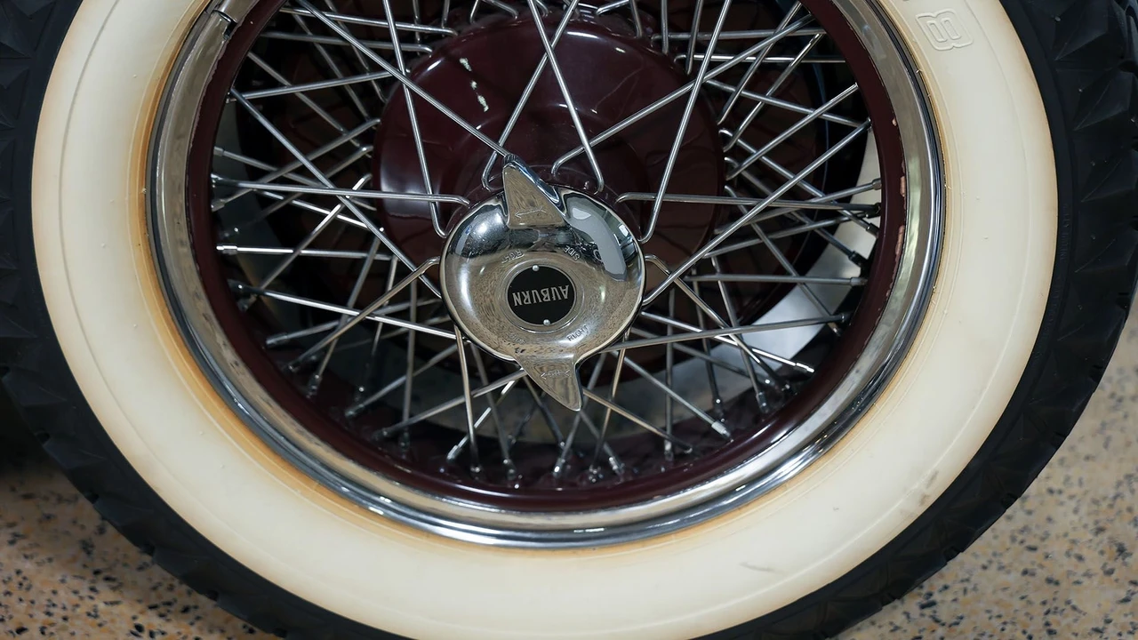 1929 Auburn Speedster - Image 17 of 31