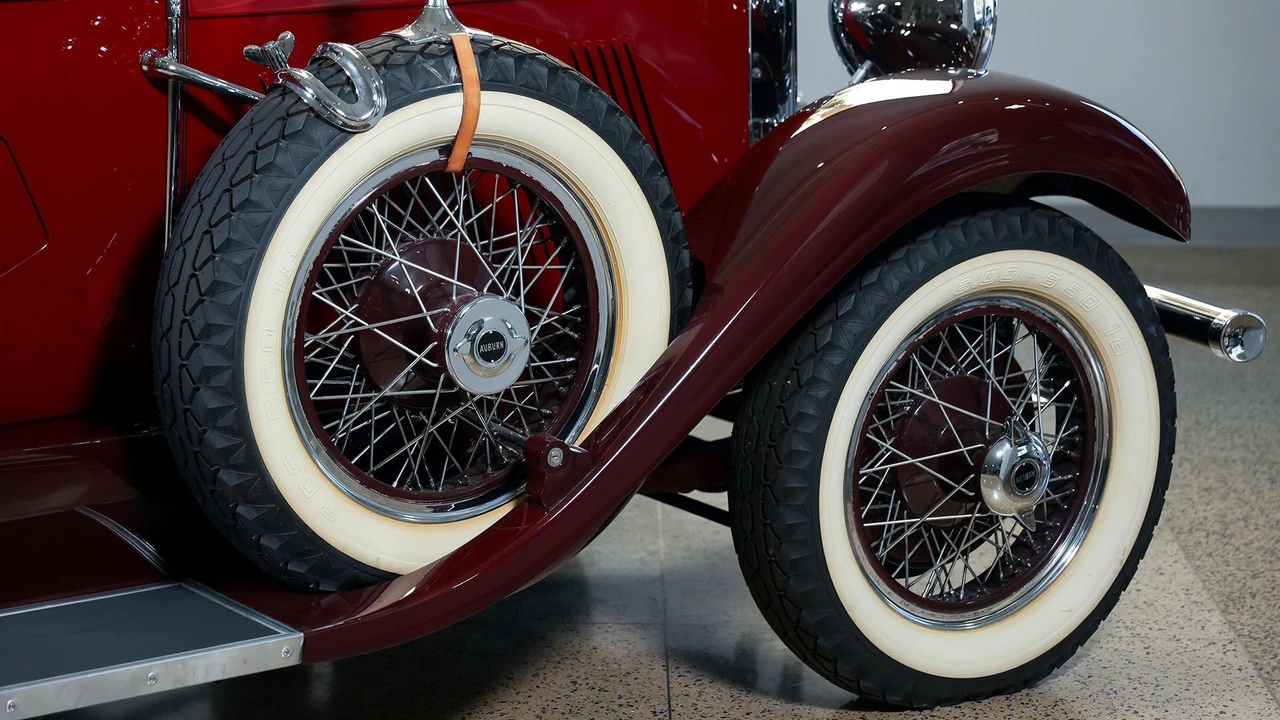 1929 Auburn Speedster - Image 14 of 31