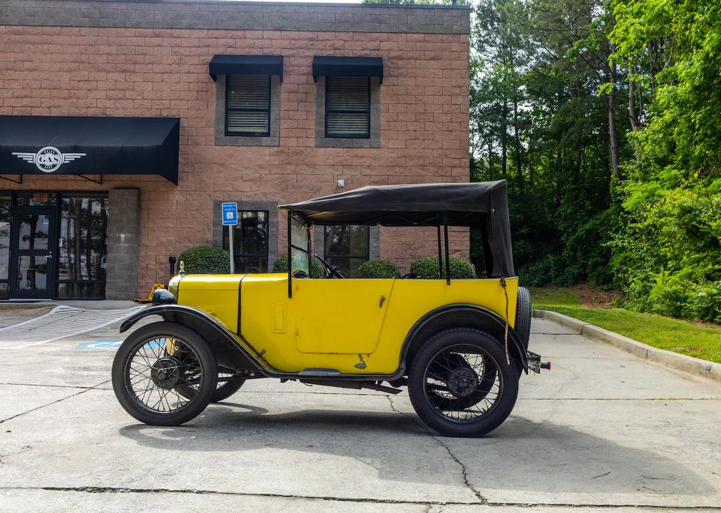 1929 - Image 3 of 31