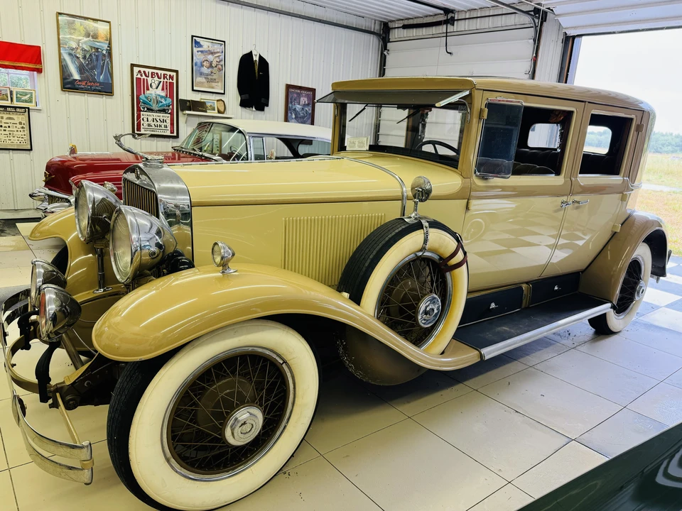 1929 Cadillac - Image 2 of 31