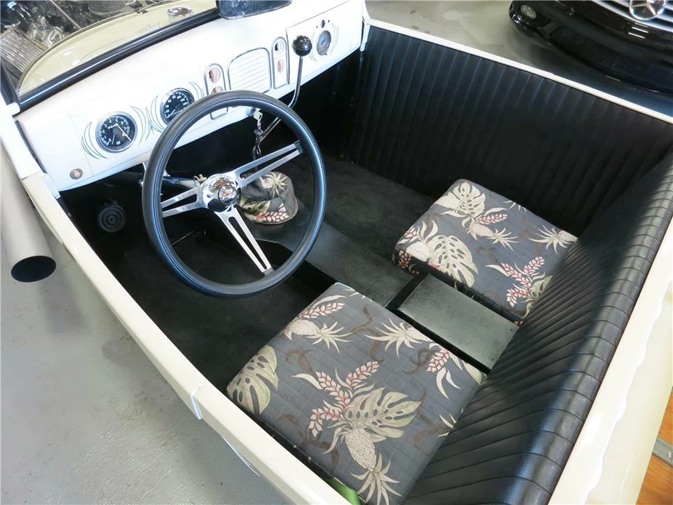 1929 Ford Model A Pickup & Model AA - Image 4 of 5