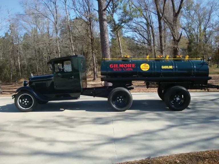 1929 Ford Model A Pickup & Model AA - Image 2 of 2