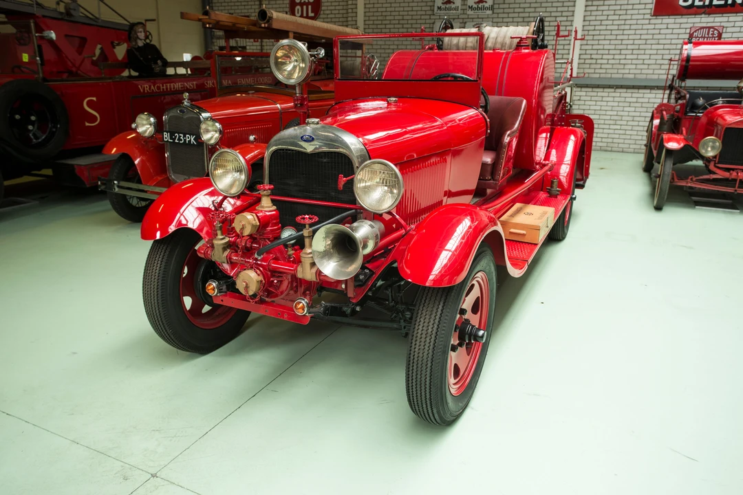 1929 Ford Model A Pickup & Model AA - Image 2 of 7