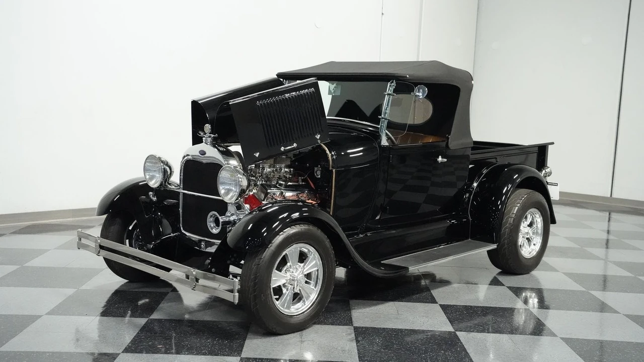 1929 Ford Model A Pickup & Model AA - Image 2 of 5