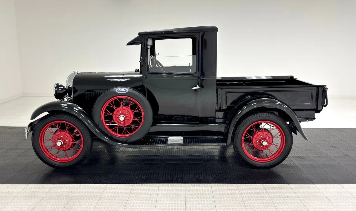 1929 Ford Model A Pickup & Model AA - Image 2 of 12