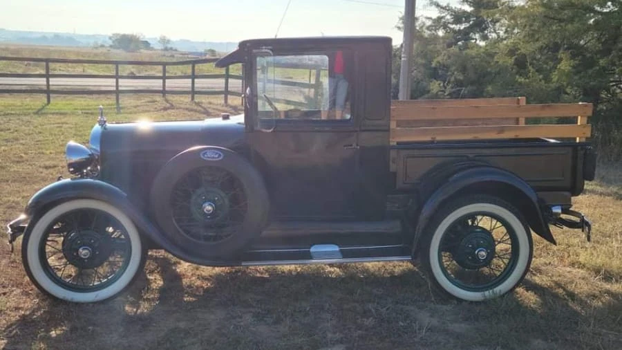 1929 Ford Model A Pickup & Model AA - Image 2 of 12