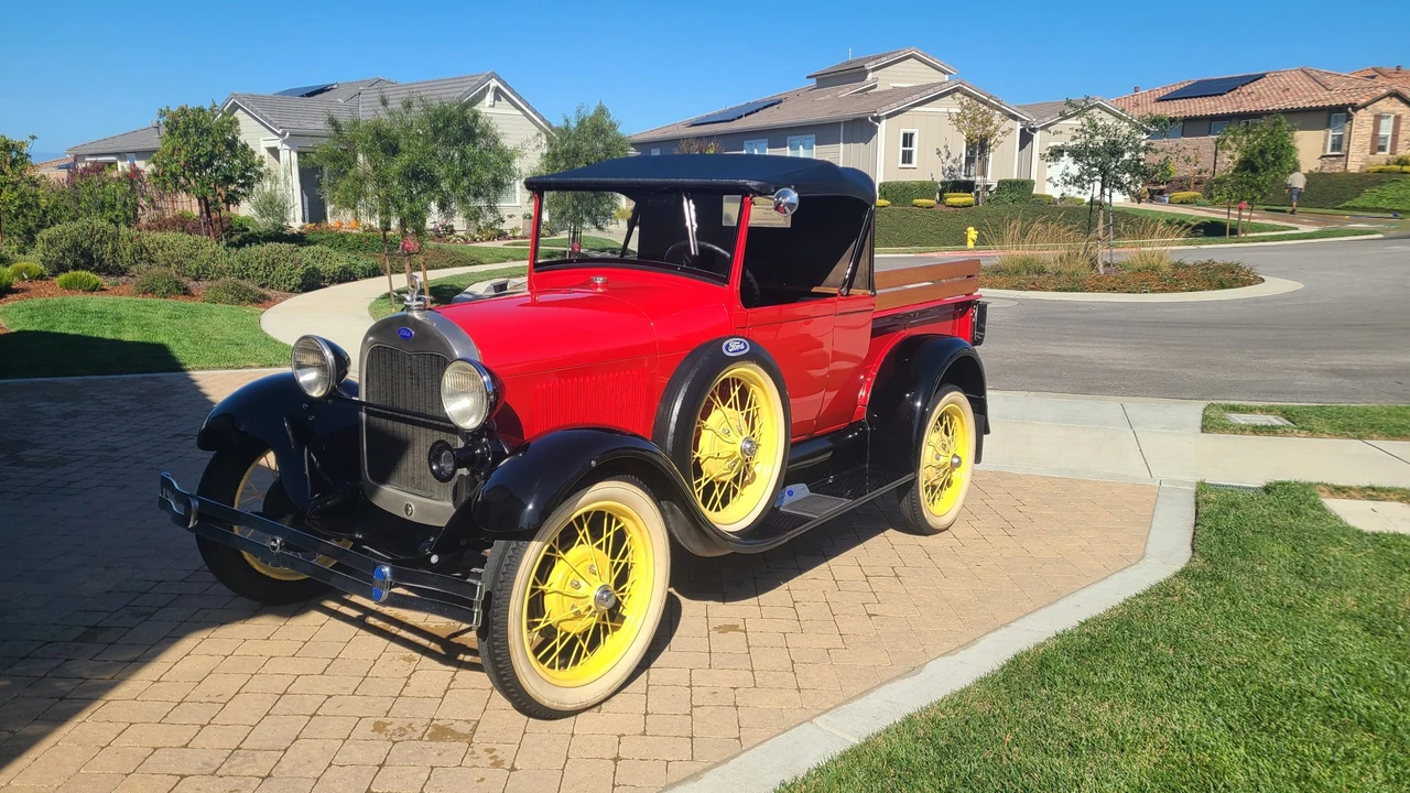 1929 Ford Model A Pickup & Model AA - Image 2 of 31