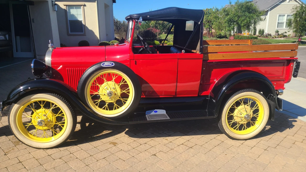 1929 Ford Model A Pickup & Model AA - Image 6 of 31