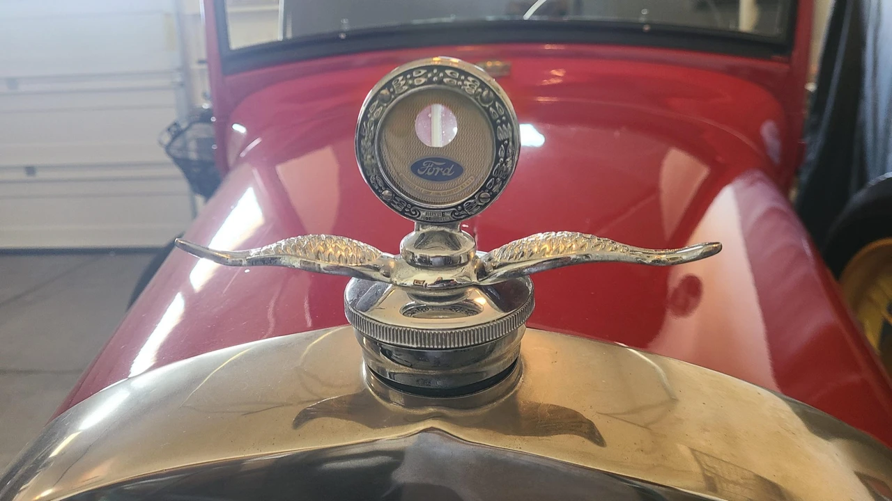 1929 Ford Model A Pickup & Model AA - Image 8 of 31