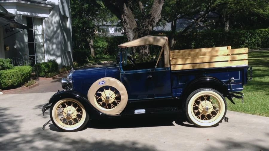 1929 Ford Model A Pickup & Model AA - Image 2 of 10