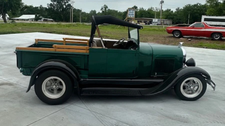 1929 Ford Model A Pickup & Model AA - Image 2 of 7