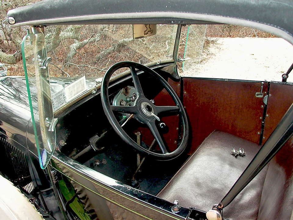 1929 Ford Model A Pickup & Model AA - Image 3 of 5