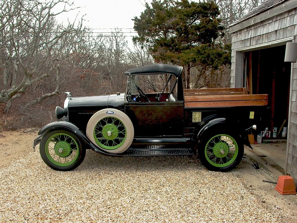 1929 Ford Model A Pickup & Model AA - Image 3 of 3