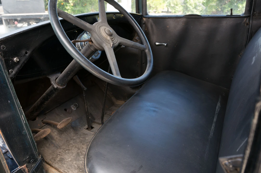 1929 Ford Model A Pickup & Model AA - Image 5 of 10