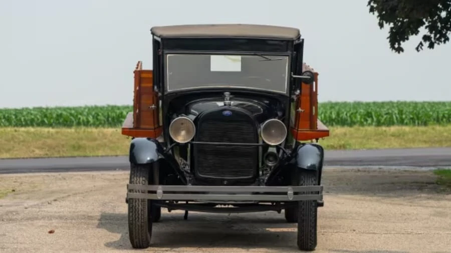 1929 Ford Model A Pickup & Model AA - Image 4 of 10