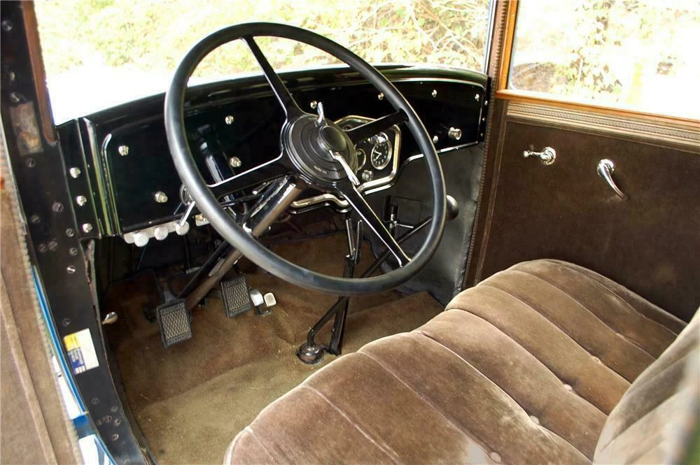 1929 LaSalle - Image 4 of 4