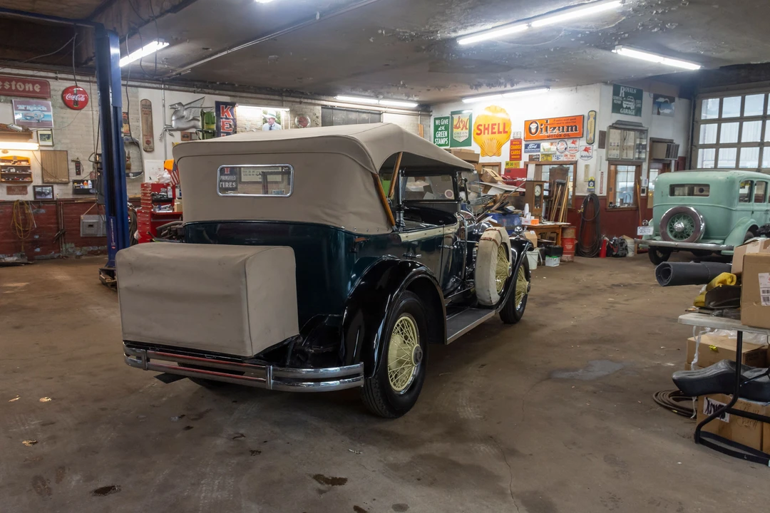 1929 LaSalle - Image 2 of 31