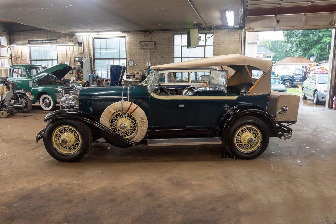 1929 LaSalle - Image 31 of 31