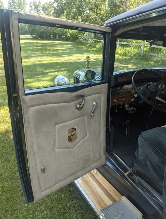 Nash - Image 7 of 21